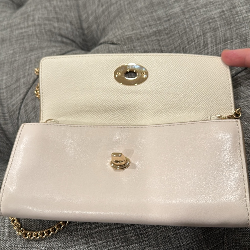 Coach Bag Cream Leather Wallet Gold Chain Crossbody - Picture 10 of 17
